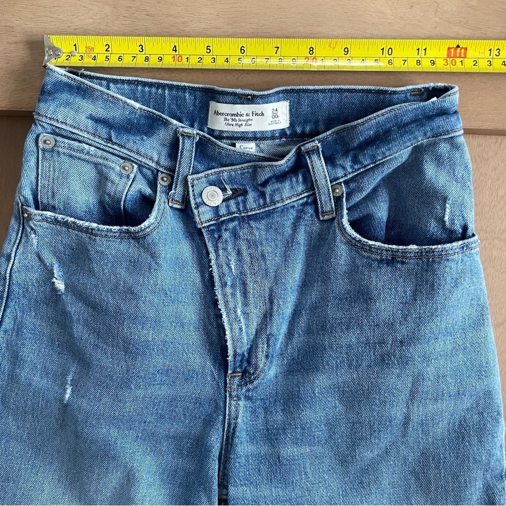 Abercrombie & Fitch Curve Love Criss Cross 90s Straight Ultra High Rise Jeans - Picture 10 of 11